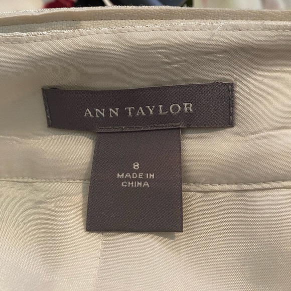 EUC Ann Taylor metallic jacquard skirt. - Picture 3 of 6